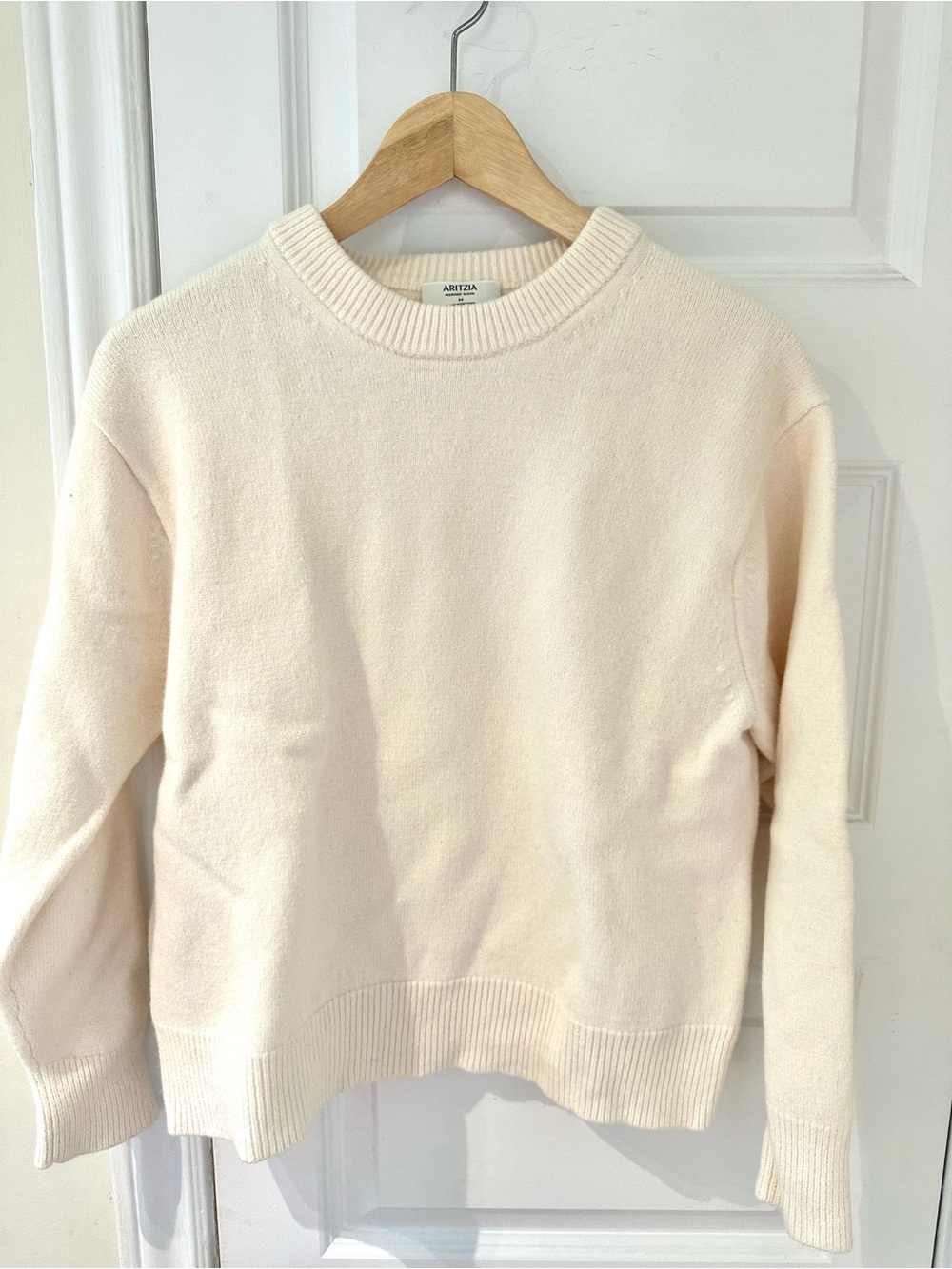 Aritzia 100% Merino wool sweater